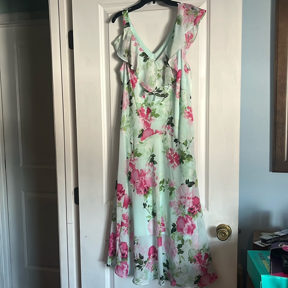 Floral signature by Robbie bee spring dress